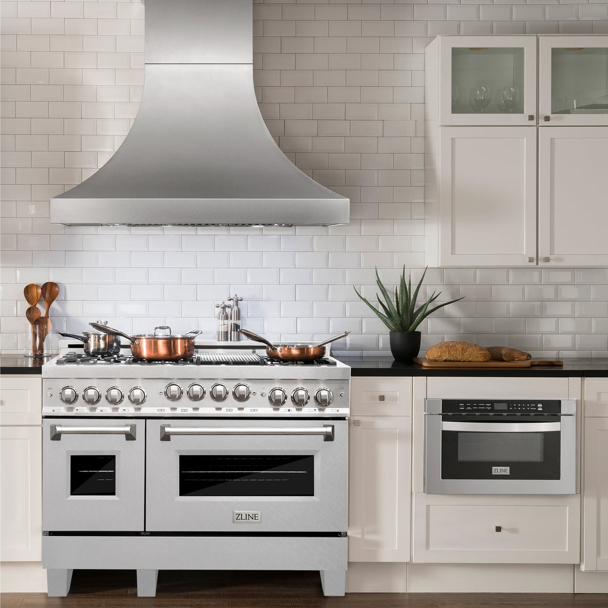 ZLINE 48 in. 6.0 cu. ft. Range with Natural Gas Stove and Natural Gas Oven in Fingerprint Resistant Stainless Steel (RGS-SN-48)