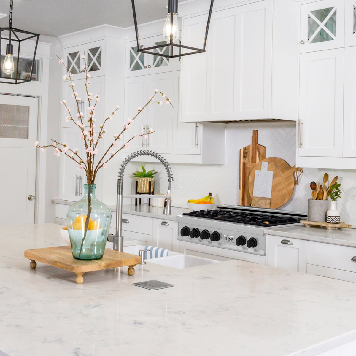 ZLINE Autograph Edition 30 in. Legacy Gas Rangetop with 4 Burners and Porcelain Cooktop in Satin Stainless Steel with Matte Black Accents (RTSZ-30-MB)