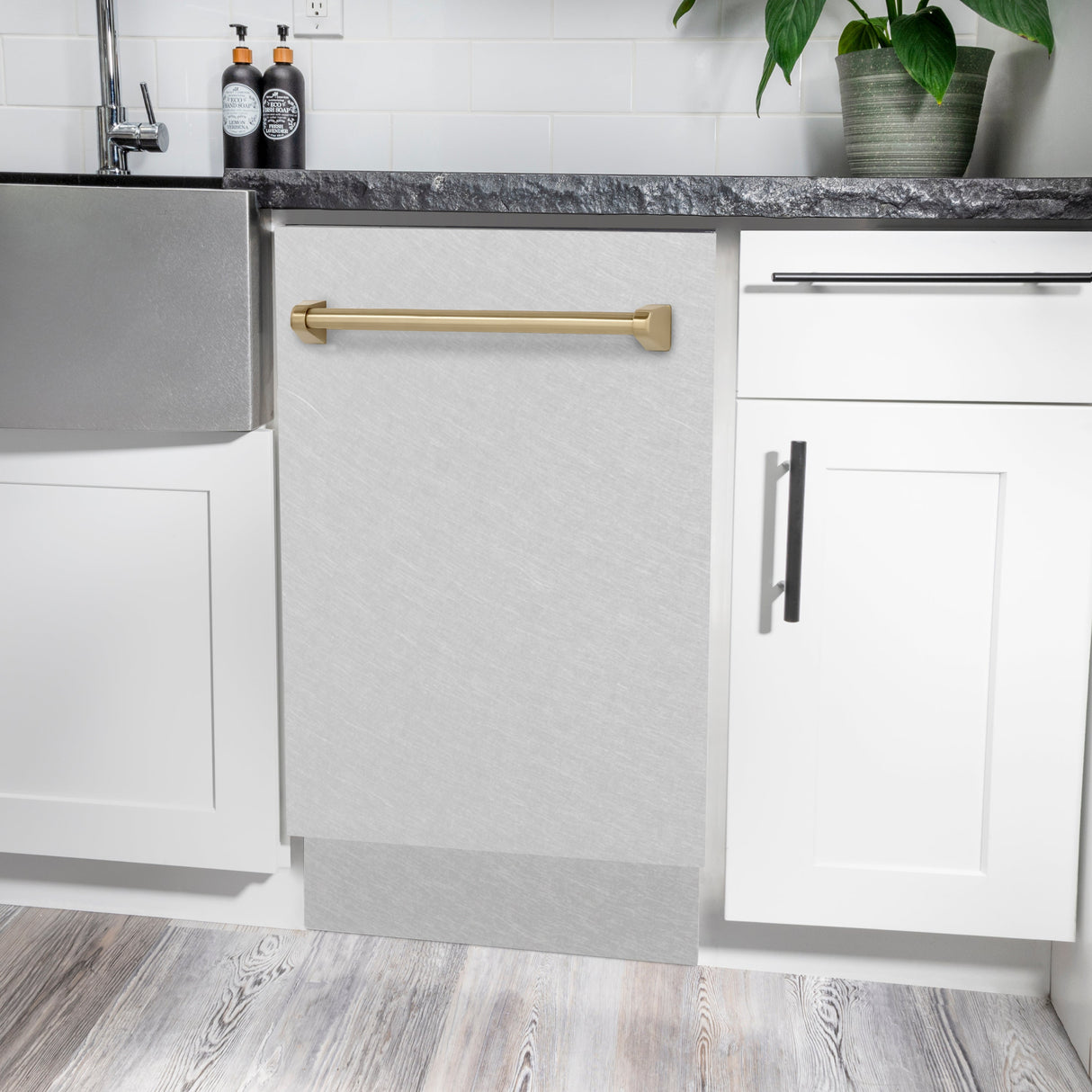 ZLINE Autograph Edition 18” Tallac Series 3rd Rack Top Control Built-In Dishwasher in Fingerprint Resistant Stainless Steel with Champagne Bronze Handle, 51dBa (DWVZ-SN-18-CB)