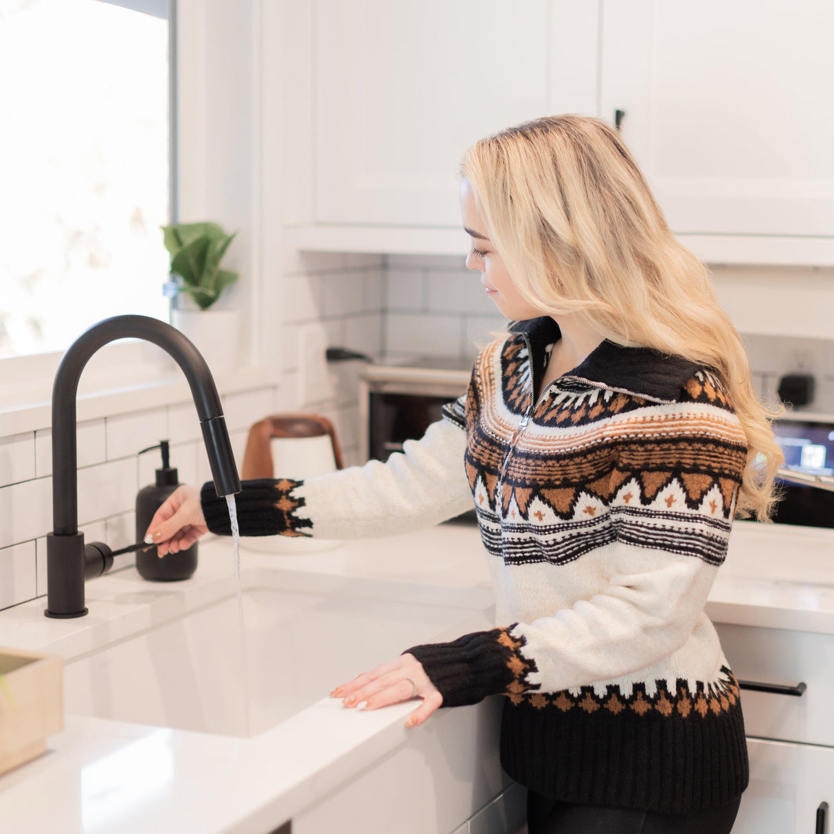 ZLINE Gemini Kitchen Faucet in Matte Black (GEM-KF-MB)