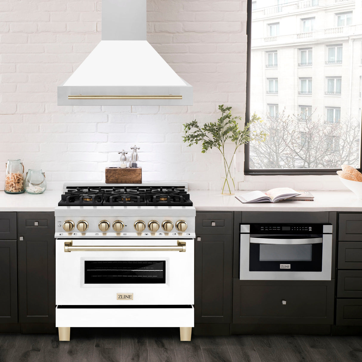 ZLINE Autograph Edition 36" Stainless Steel Range Hood with White Matte Shell and Polished Gold Handle (8654STZ-WM36-G)