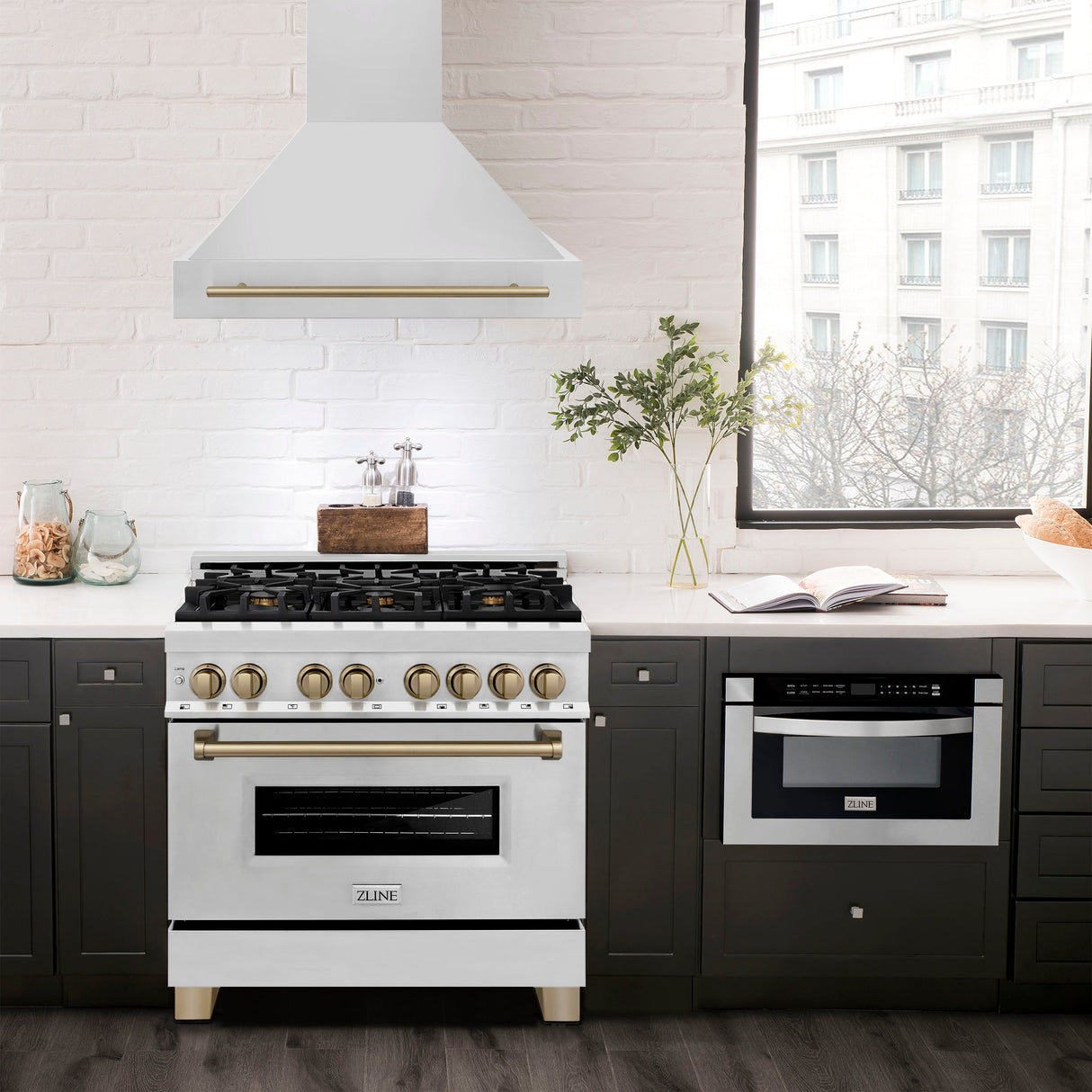 ZLINE Autograph Edition 36" Stainless Steel Range Hood with Stainless Steel Shell and Champagne Bronze Handle (8654STZ-36-CB)