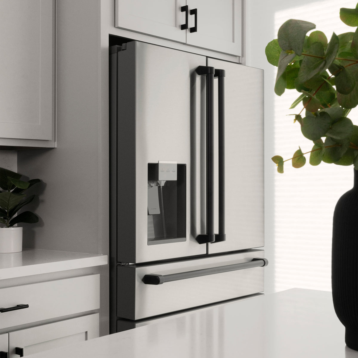 ZLINE Autograph Edition 36 in. 21.6 cu. ft. Counter-Depth French Door Refrigerator with Water and Ice Dispenser in Fingerprint-Resistant Stainless Steel with Matte Black Traditional Handles (RFMZ-W-36-MB)