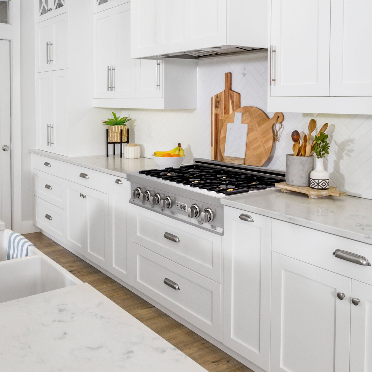 ZLINE 36 in. Legacy Gas Rangetop with 6 Brass Burners and Porcelain Cooktop in Stainless Steel (RT-BR-36)