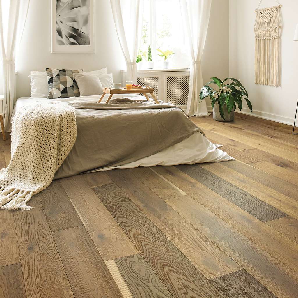 Shaw Floorte Expressions SW707-07067 Prose Engineered Brushed White Oak Hardwood Flooring 5/8" x 7.5" x 15mm Thickness (23.31 SF/CTN)